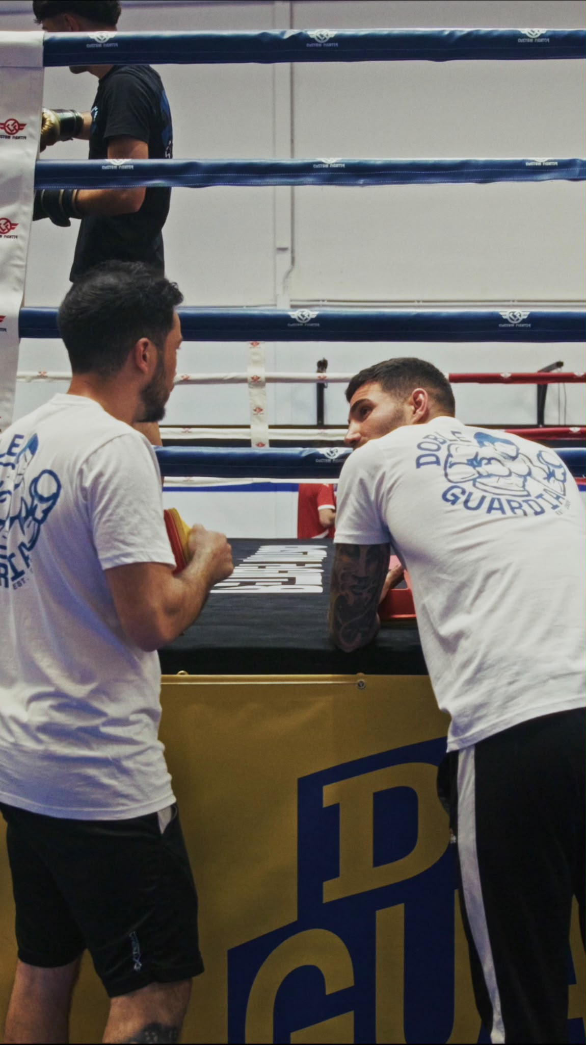 Colección 01 · Ropa del club para entrenar y para el día a día